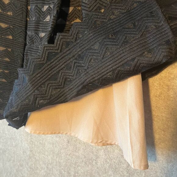 Black Pleated Lace Gypsy Rose English Factory Mini Skirt Size Small - Picture 3 of 7